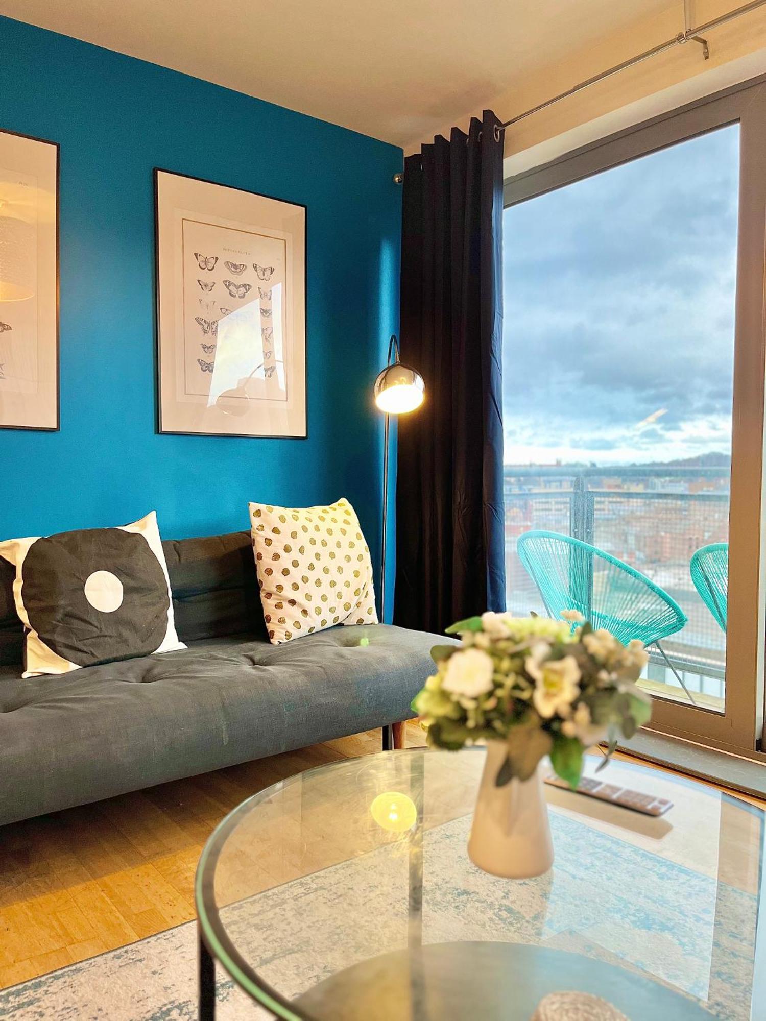 Skyview Apartment By Noknokstay - City Centre With Parking - Group, Family, Business Шефилд Экстерьер фото