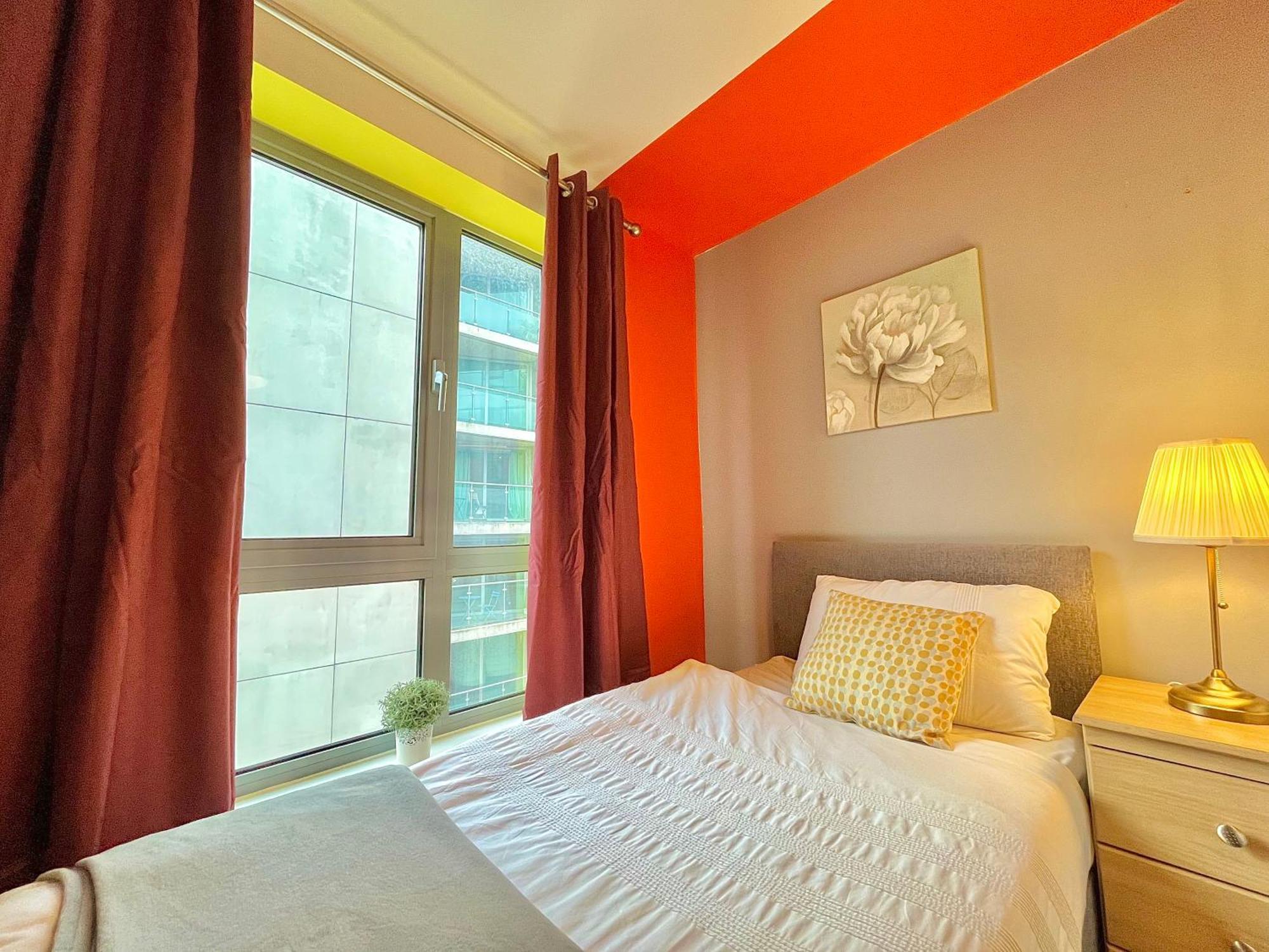 Skyview Apartment By Noknokstay - City Centre With Parking - Group, Family, Business Шефилд Экстерьер фото