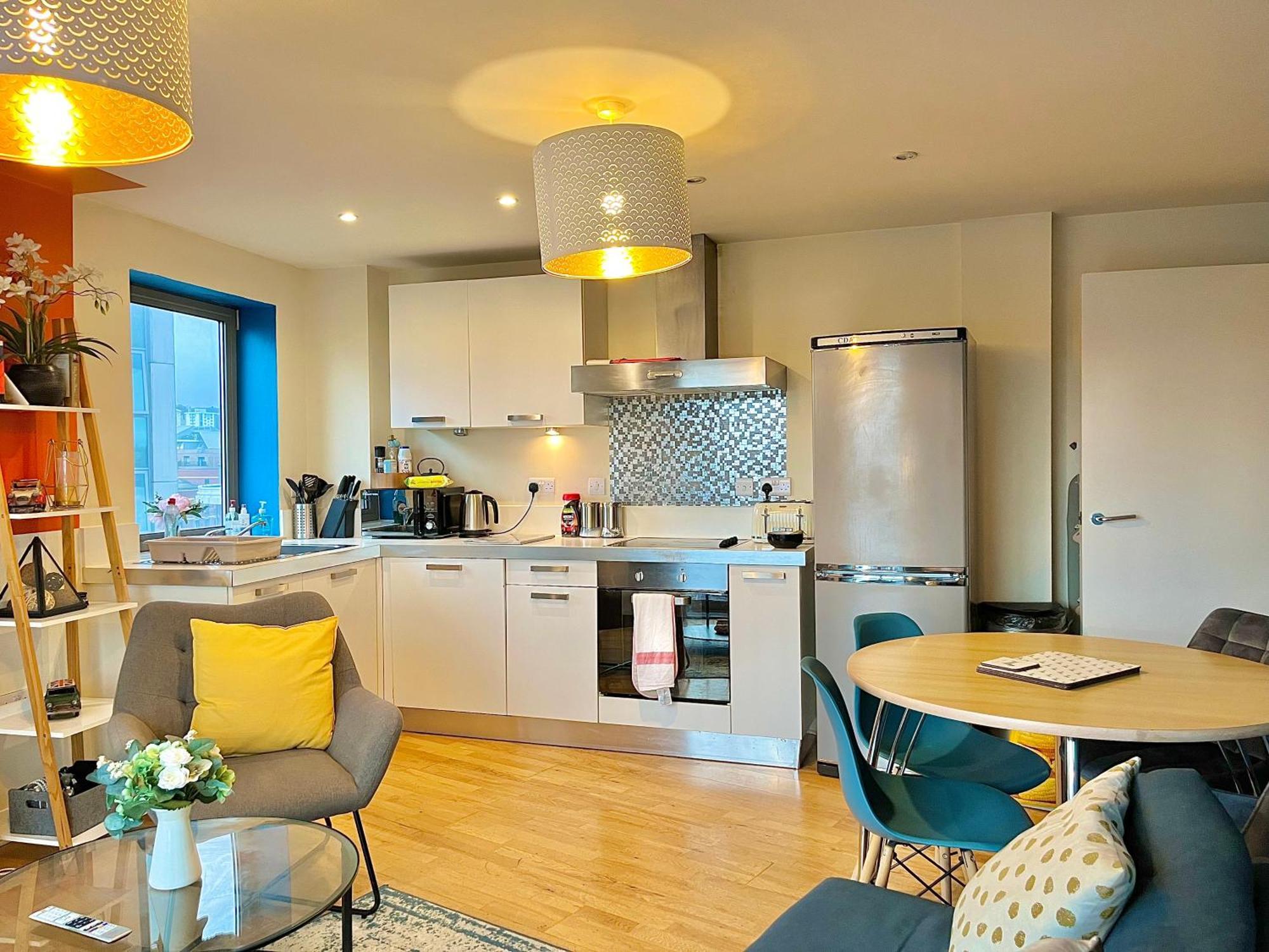 Skyview Apartment By Noknokstay - City Centre With Parking - Group, Family, Business Шефилд Экстерьер фото