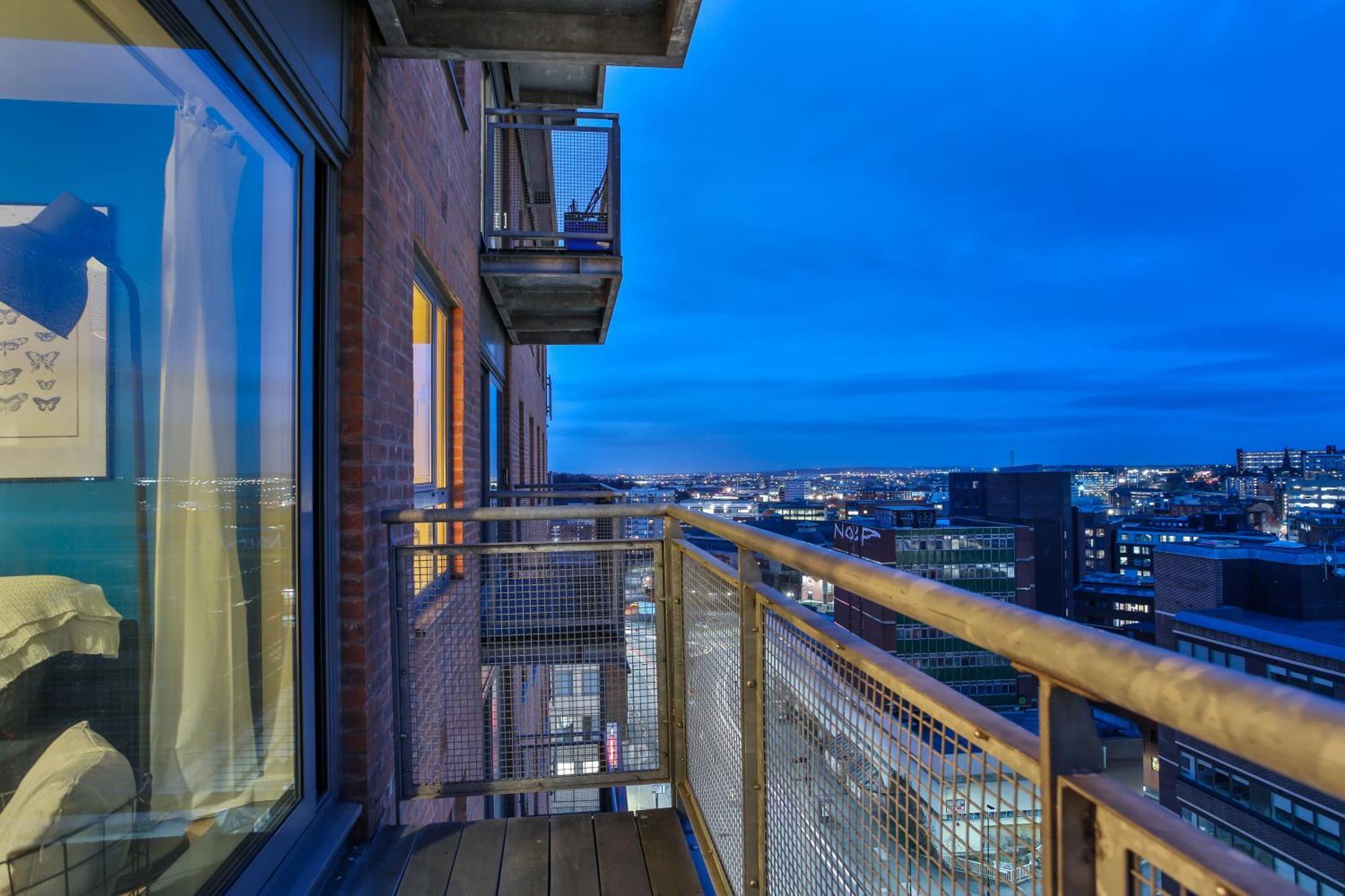 Skyview Apartment By Noknokstay - City Centre With Parking - Group, Family, Business Шефилд Экстерьер фото